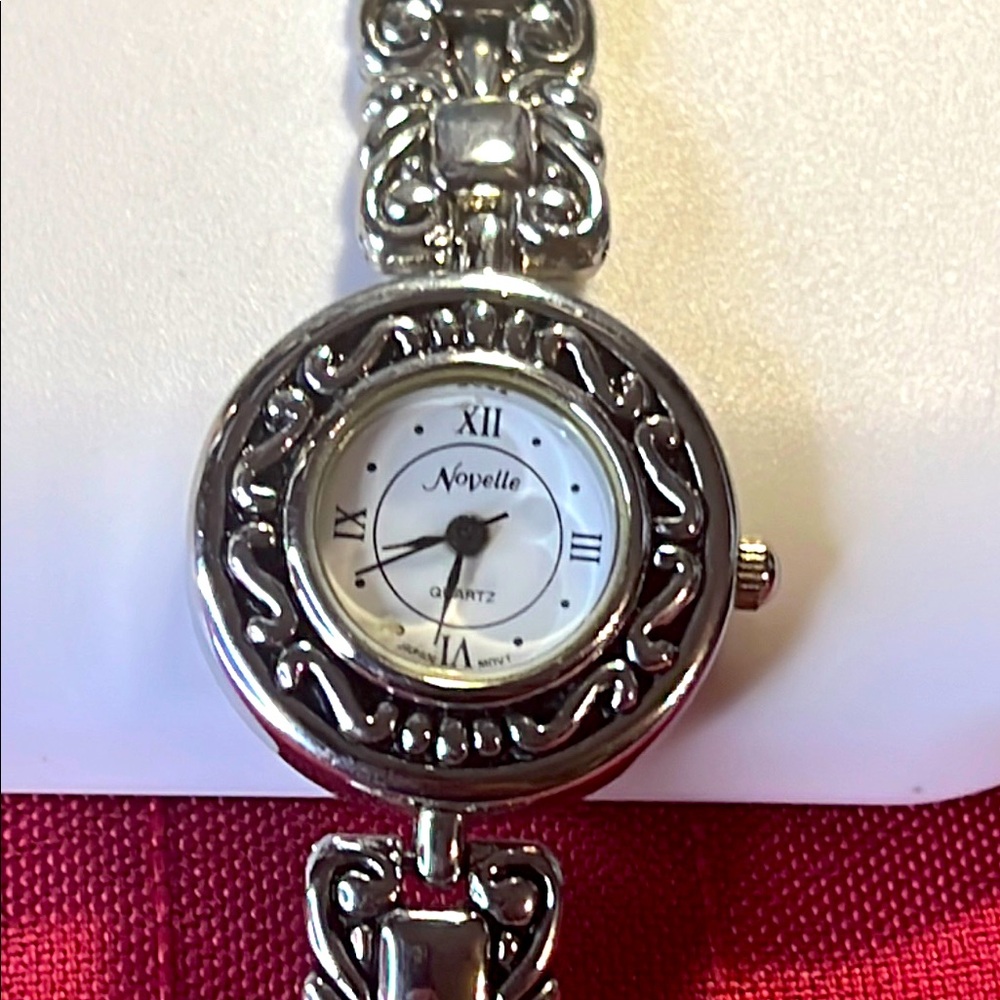 Noelle Silver Women's Quartz Watch